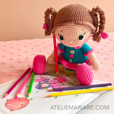 Imagem de uma Boneca MariaRê de Crochê